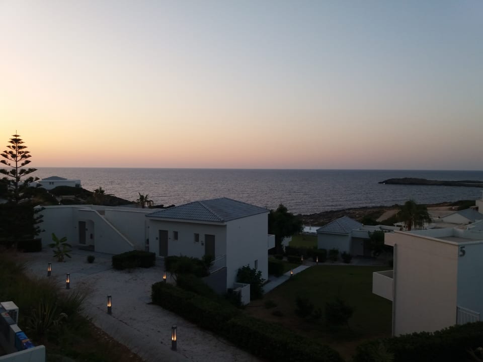 Ausblick Isla Brown Chania Resort, Curio Collection by Hilton