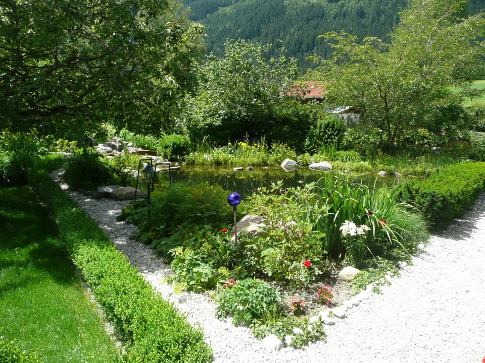 Gartenanlage Ferienhaus Mandl Pool Sauna bei Zell am See