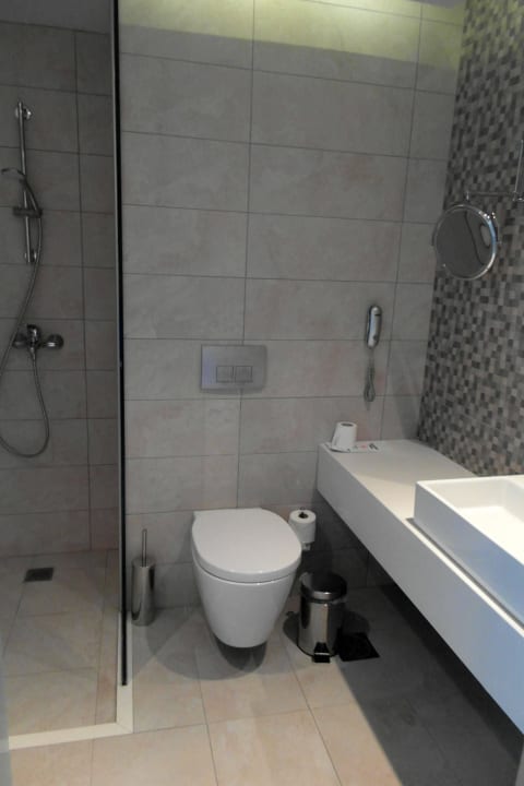Bad und WC alles okay Hotel Tigaki's Star