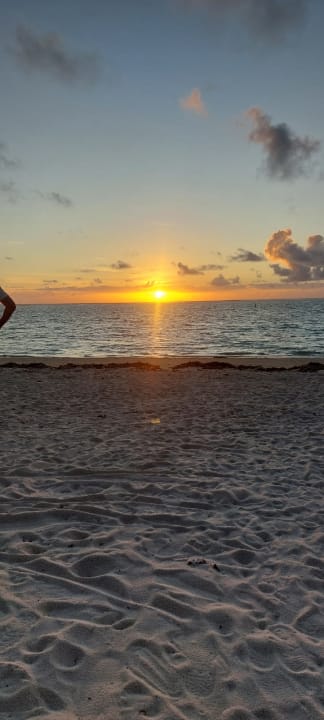 Strand Sunrise Attitude - Adults Only