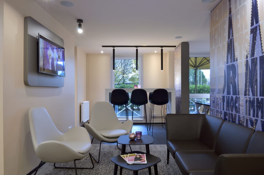 Lobby B&B Hotel Köln-West