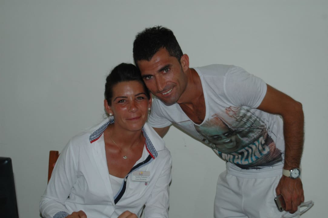 Gästebetreuerin Sandra mit Animationschef "Jimmy"  Hane Family Resort