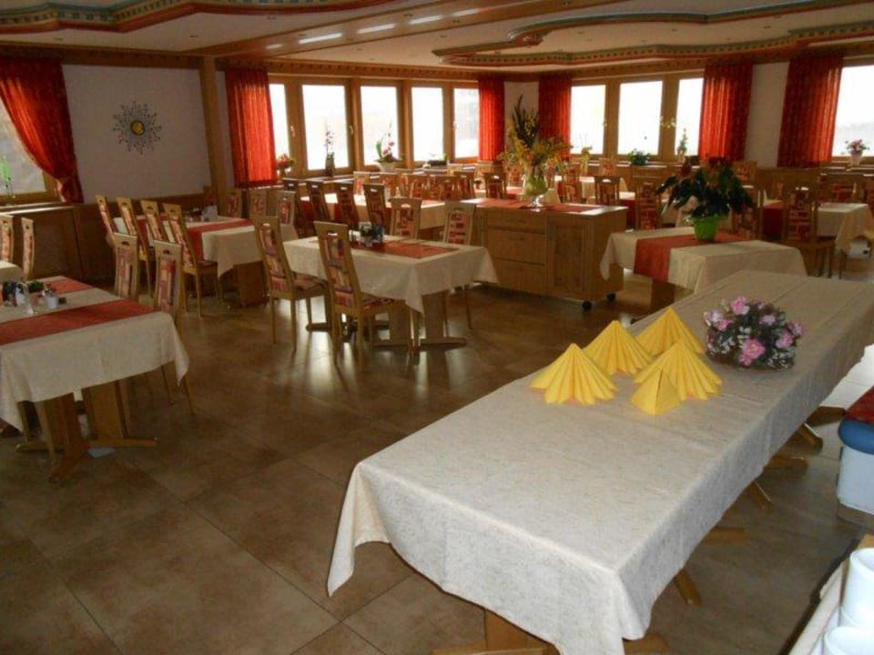 Großer Speisesaal Landgasthof Zum Jossgrund