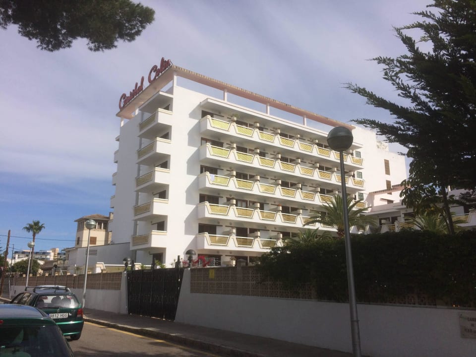 Nebenstrasse vor dem Hotel allsun Hotel Cristóbal Colón