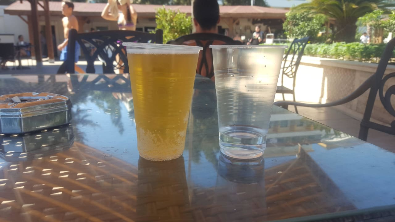 Einwegbecher gehen gar nicht  Crystal Paraiso Aqua Collection