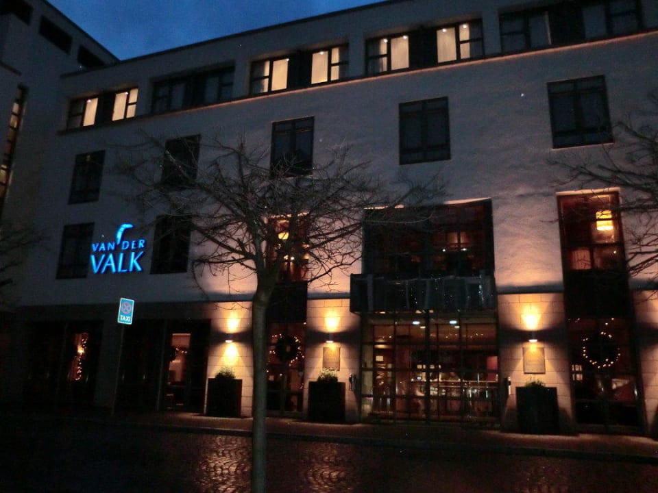 Eingang an der Rückseite  Hotel Van der Valk Hildesheim