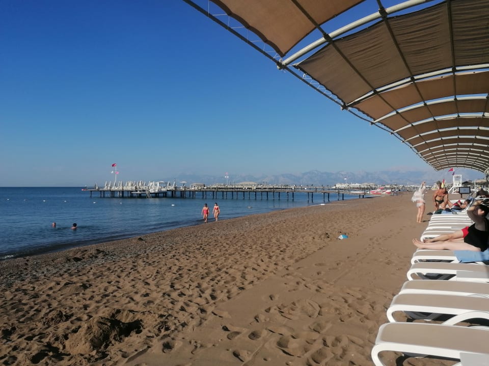 Strand Saturn Palace Resort Hotel