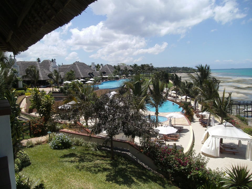Pool und Anlage Sea Cliff Resort & Spa