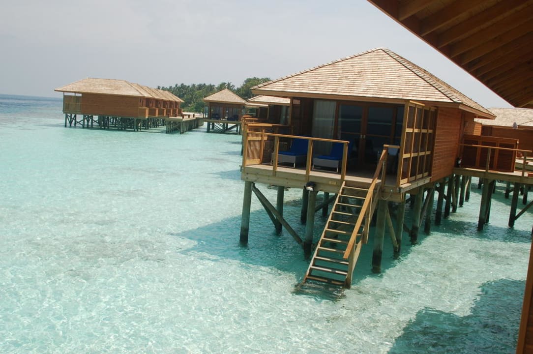 Water Villa Vilamendhoo Island Resort & Spa