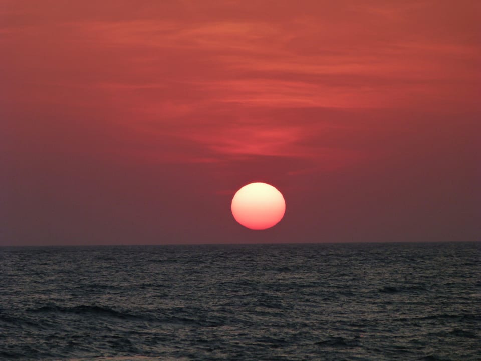 Sonnenaufgang Mövenpick Resort El Quseir