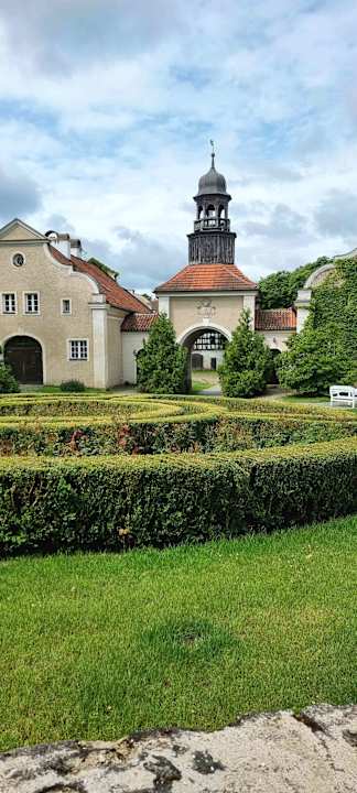 Außenansicht Pałac i Folwark Galiny