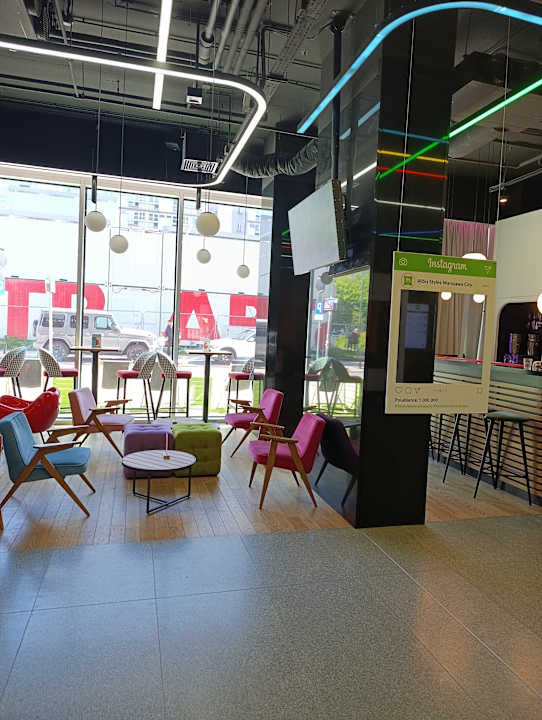 Lobby ibis Styles Warszawa City
