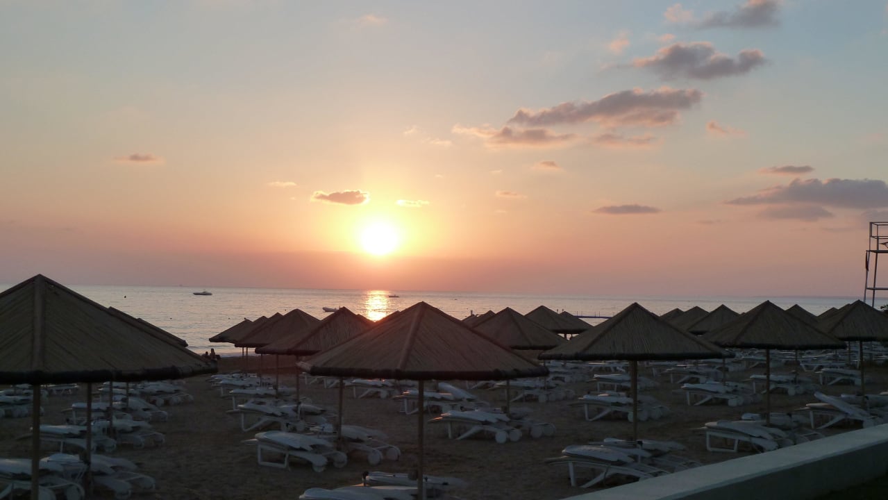 Abends vor dem Defne Ana Hotel Defne Ana