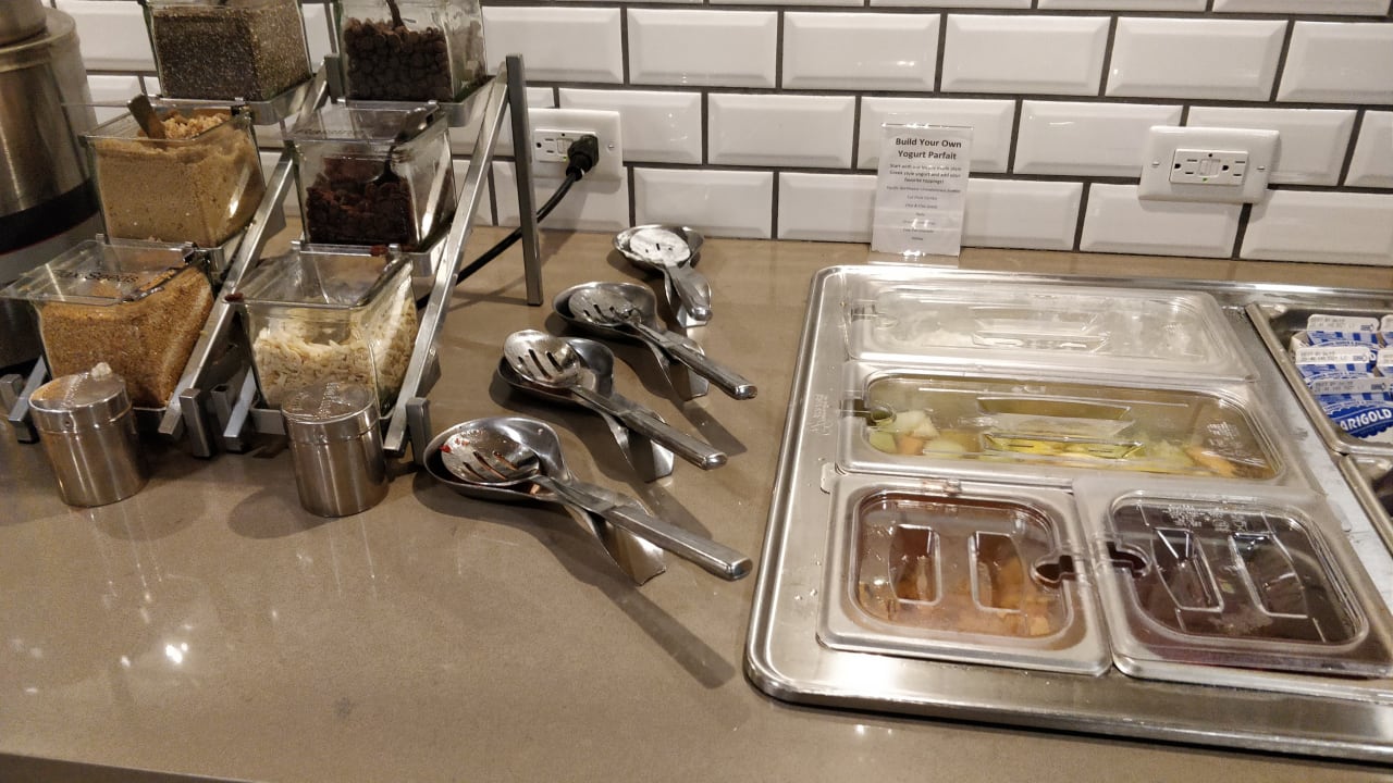 Gastro Country Inn & Suites by Radisson, Seattle-Tacoma International Airport, WA