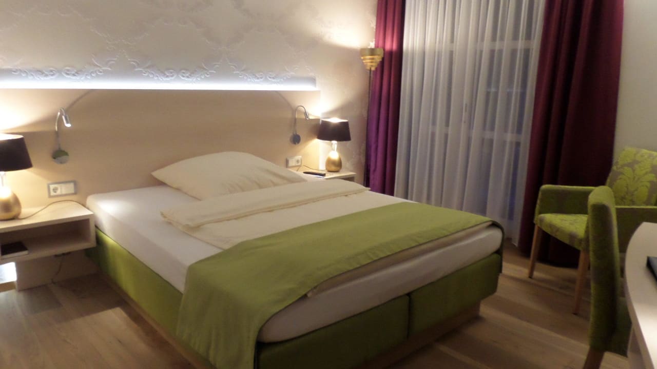 DZ im Altbau - sehr schick Hotel Am Badersee