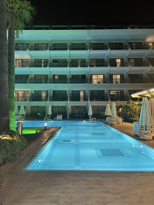 Pool Side Star Elegance