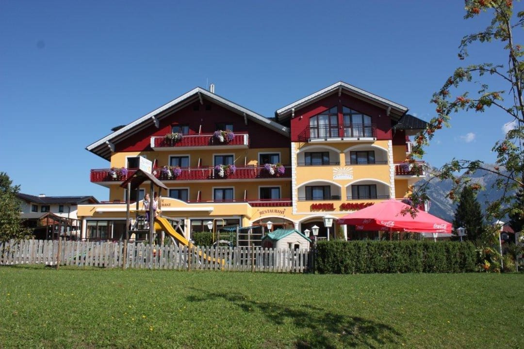 Hotel von vorne Hotel - Pension Sonneck