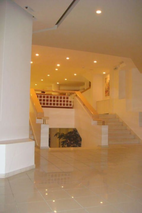 Sliczniutki glowny hol Anissa Beach & Village