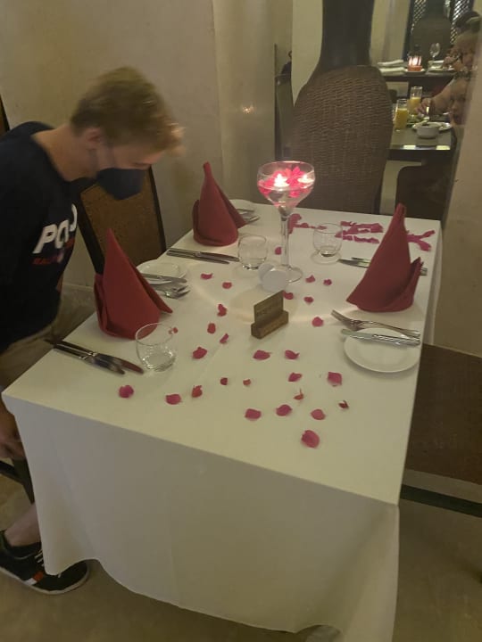 Gastro Miramar Al Aqah Beach Resort