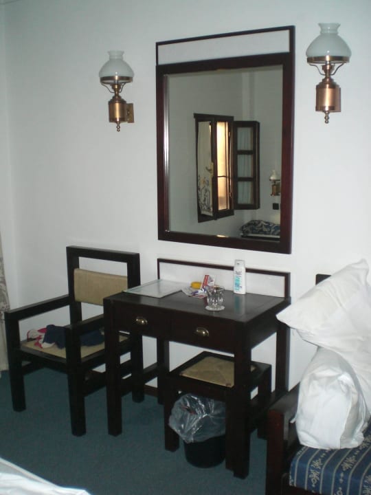 Schreibtisch Simantro Resort