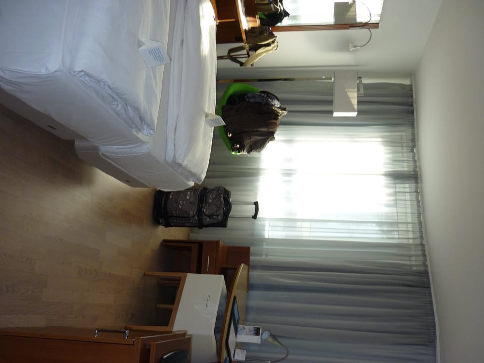 Blick vom Eingang Hotel NH Hamburg Altona