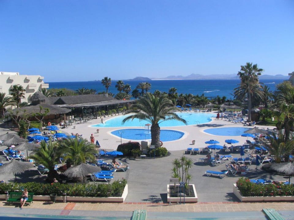 Pool am Nachmittag Dreams Lanzarote Playa Dorada Resort & Spa