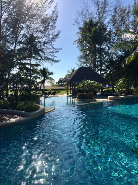 Pool Apsara Beachfront Resort & Villa - Resort