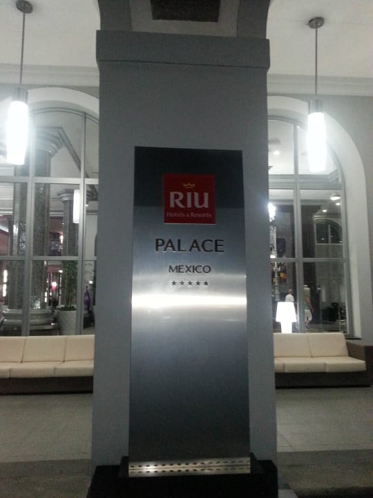 Eingang Hotel Riu Palace Mexico