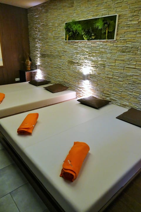Doppelliegen im Wellnessbereich Seehotel Adler