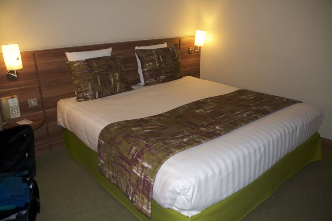 Bequemes Boxspringbett Hotel Golden Tulip Mulhouse Basel