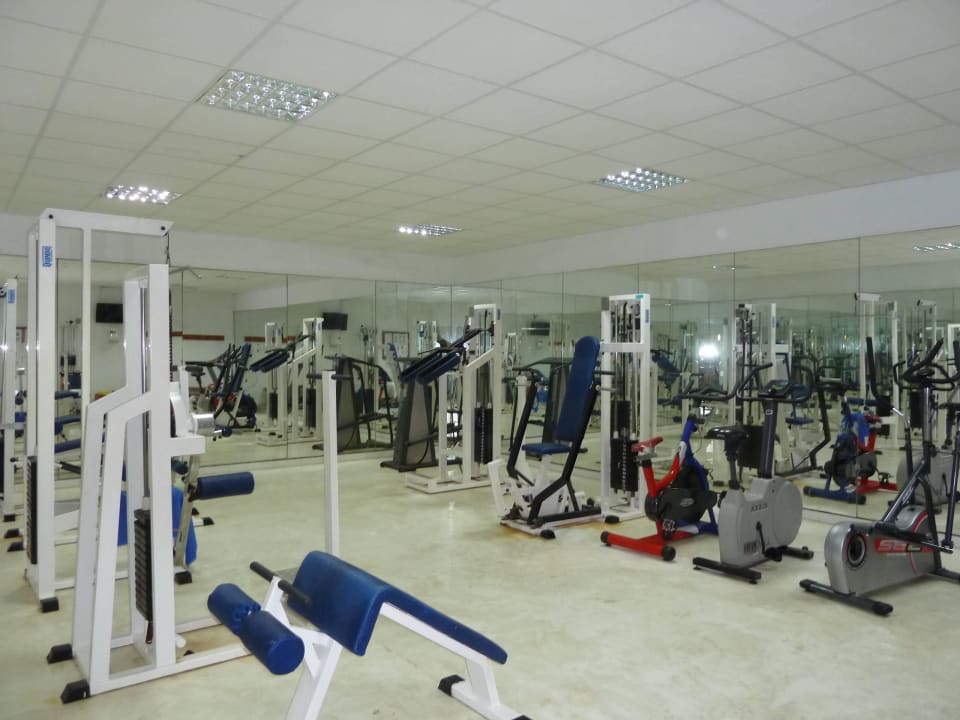 Fitnessstudio (alte Geräte, keine Freihanteln) Parque Nereida Suites Hotel