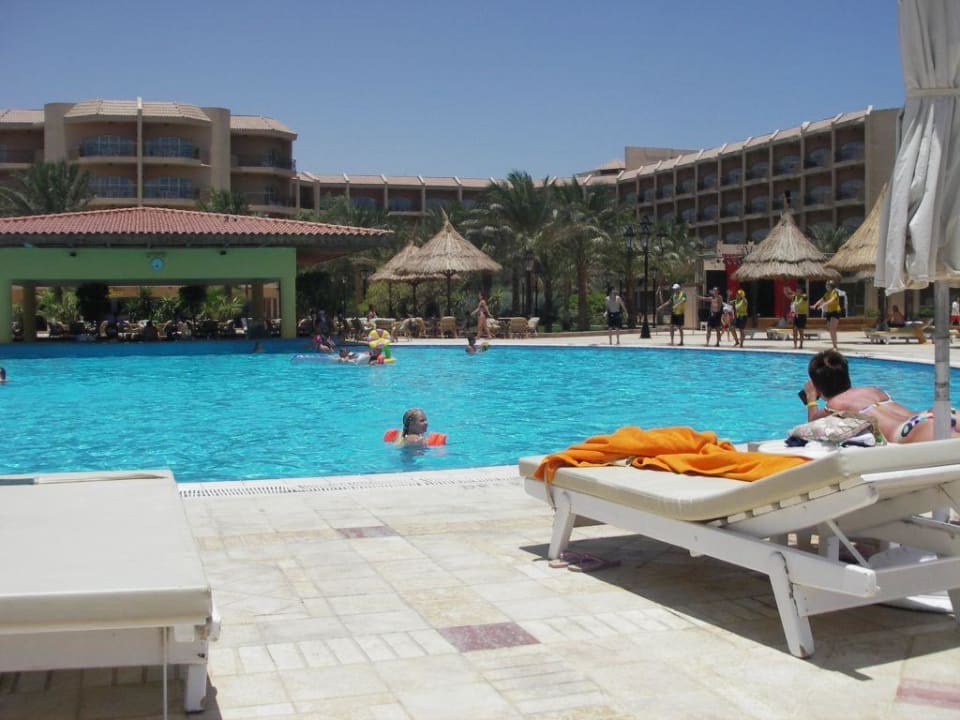 Blick zur Poolbar Siva Grand Beach