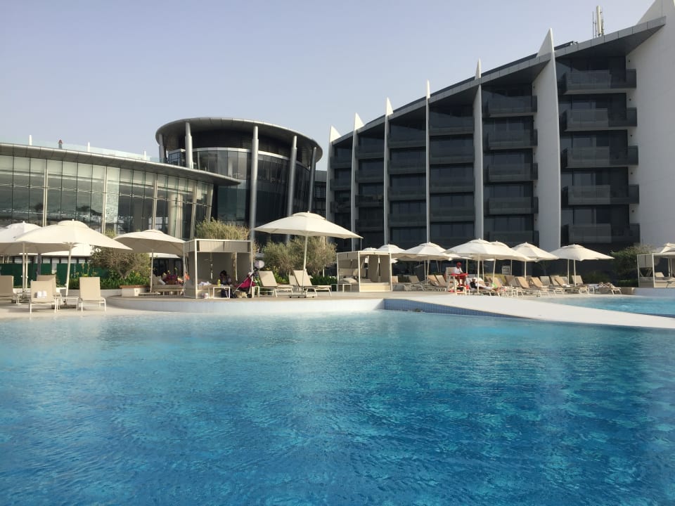 Pool Jumeirah at Saadiyat Island Resort