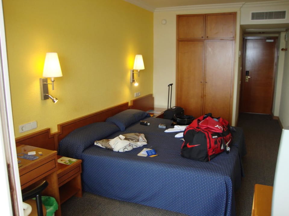 Blick ins Zimmer Iberostar Waves Bahia de Palma