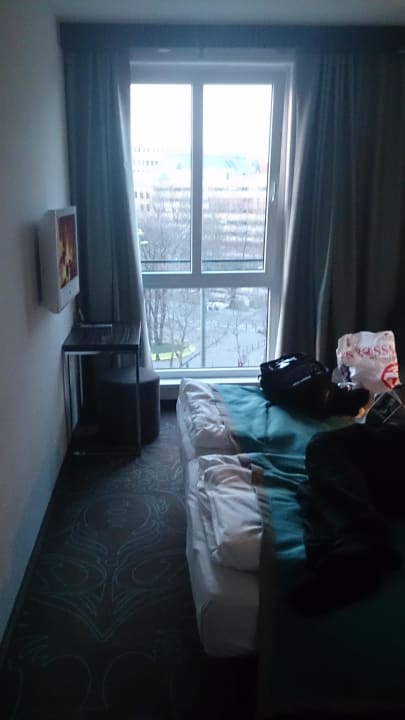 Blick vom Eingangsbereich ins Zimmer Motel One Berlin-Spittelmarkt