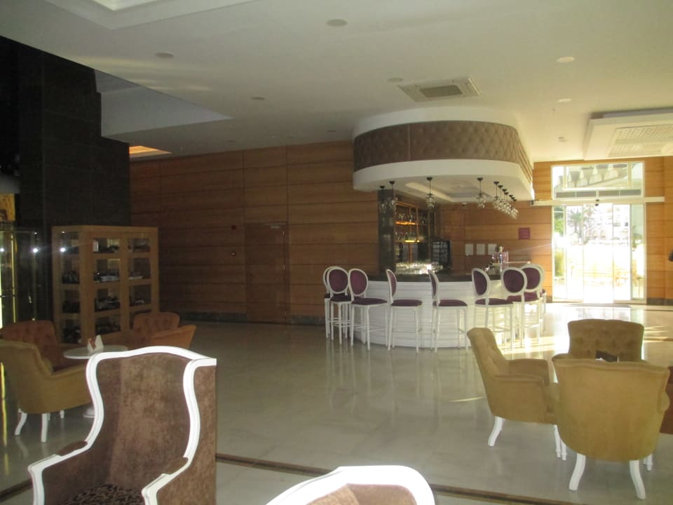 Lobby Side Royal Palace Hotel & Spa