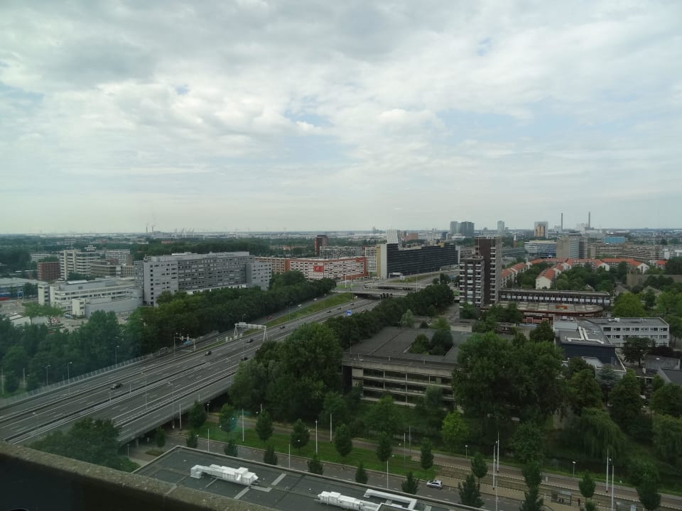 Blick auf Amsterdam vom 17. Stock Leonardo Hotel Amsterdam Rembrandtpark