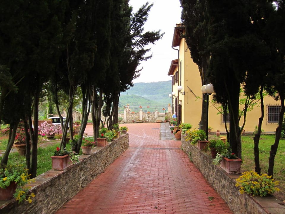 Zufahrt zum Hotel Pension Villa Guarnaschelli