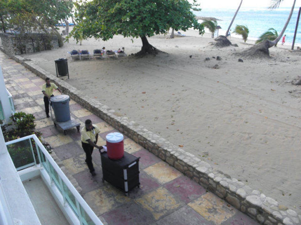 Der Müll- Speisetransport Grand Paradise Playa Dorada