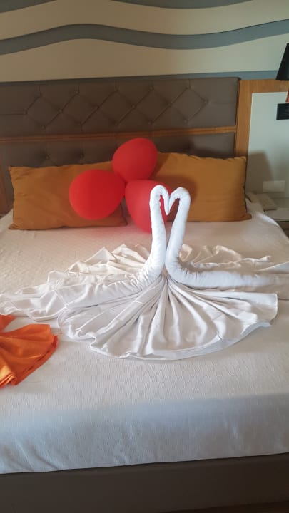 Zimmer Saturn Palace Resort Hotel