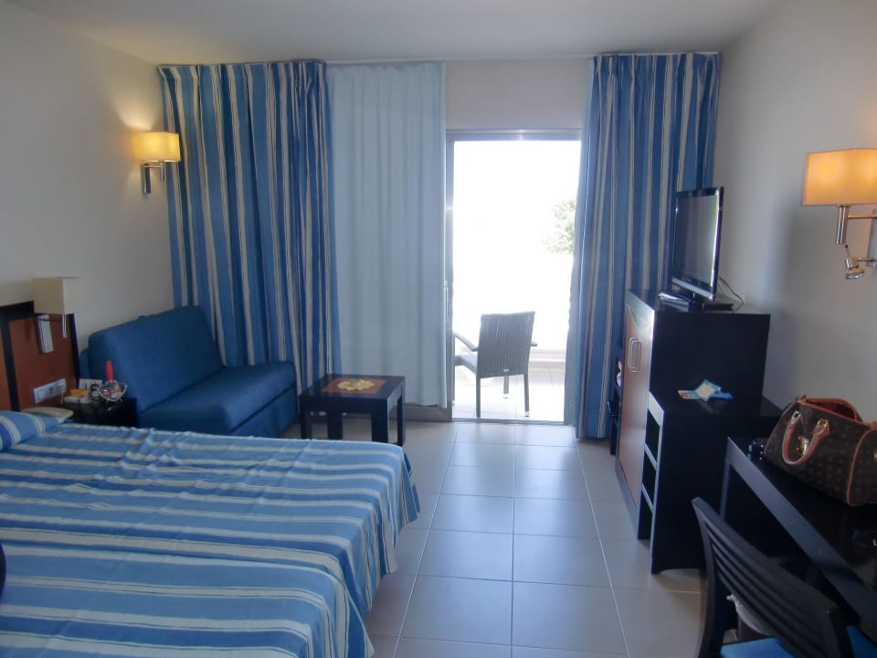 Doppelzimmer. Zugang zum Balkon Hotel Las Costas