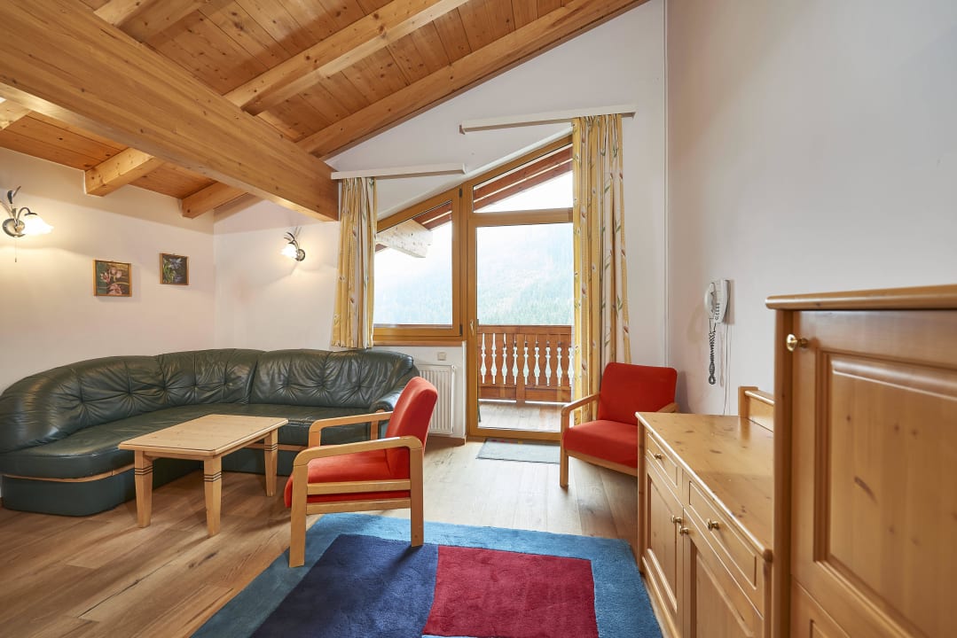 Zimmer - Sofa/Sitzgelegenheit, Balkon Gartenhotel Daxer