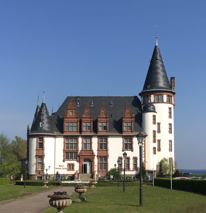 Außenansicht Seehotel Schloss Klink