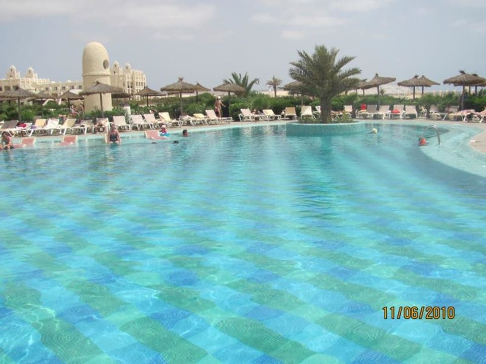 Pool Hotel Riu Karamboa