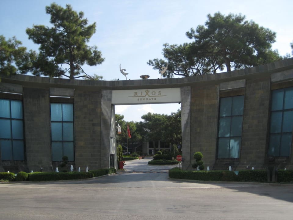 Hoteleinfahrt Rixos Sungate