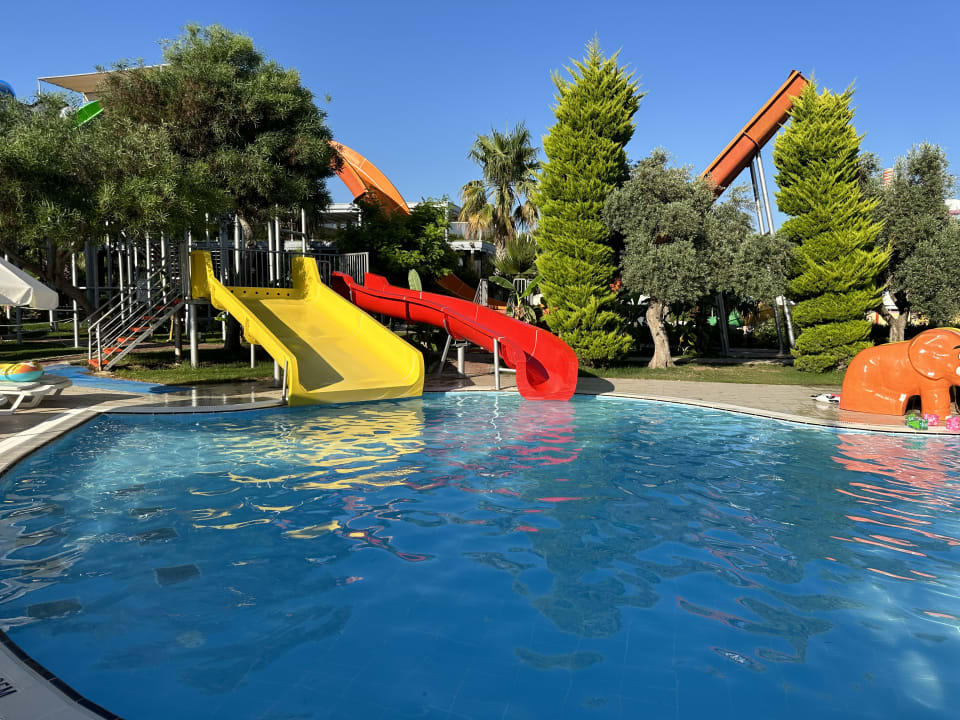 Pool Saturn Palace Resort Hotel
