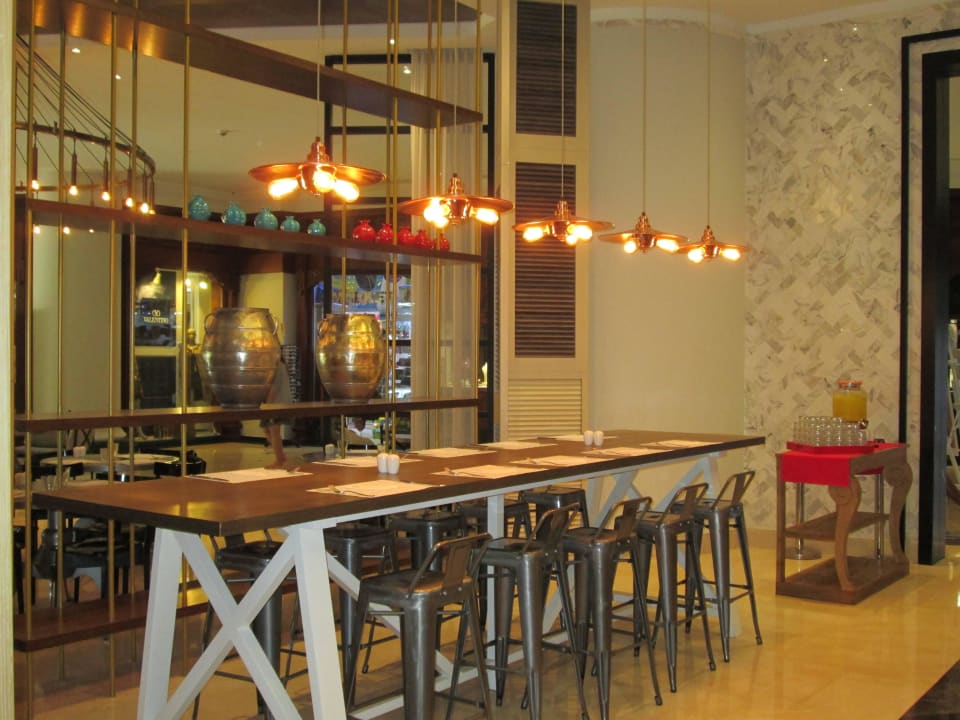 Sitzplätze im Restaurant - eine Variante von viele IC Hotels Green Palace