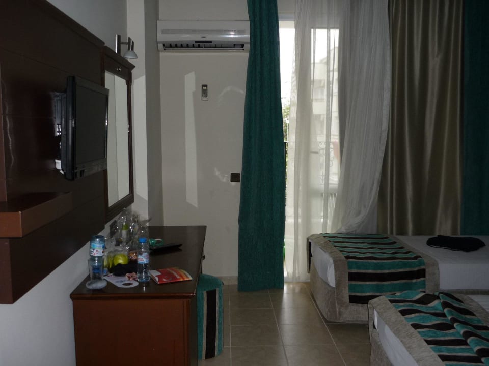 Inside Hotel Kleopatra Royal Palm