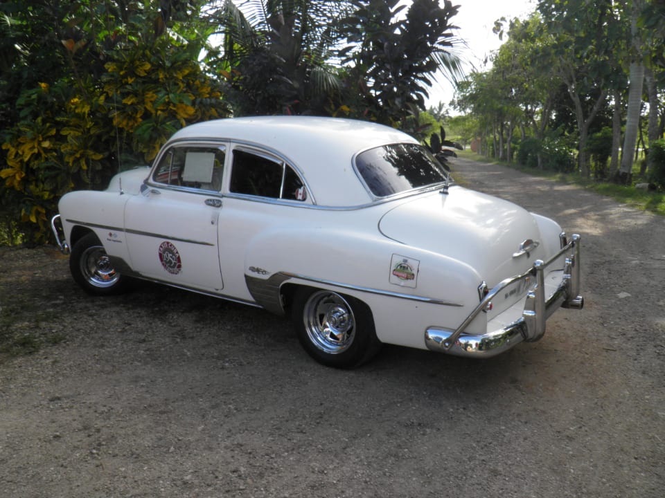 Mit diesem Oldtimer machtern wir einen Ausflug Iberostar Origin Taínos