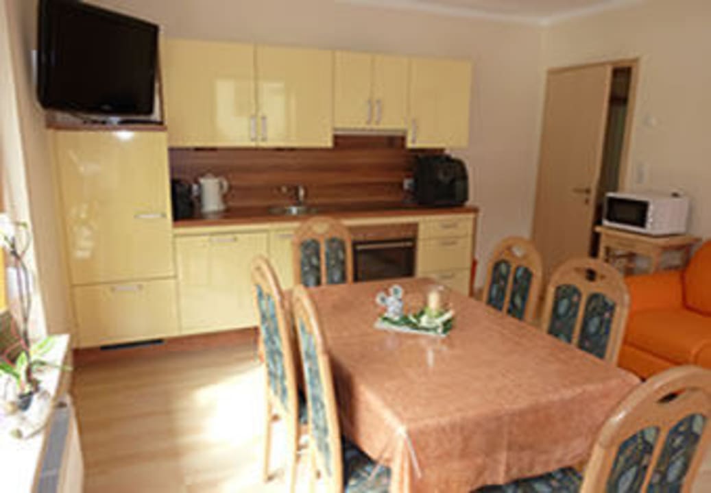 Wohnküche mit Flat-Sat-TV Vroni's Landhaus